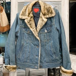 Vintage ESPRIT denim jacket w/ faux fur trim